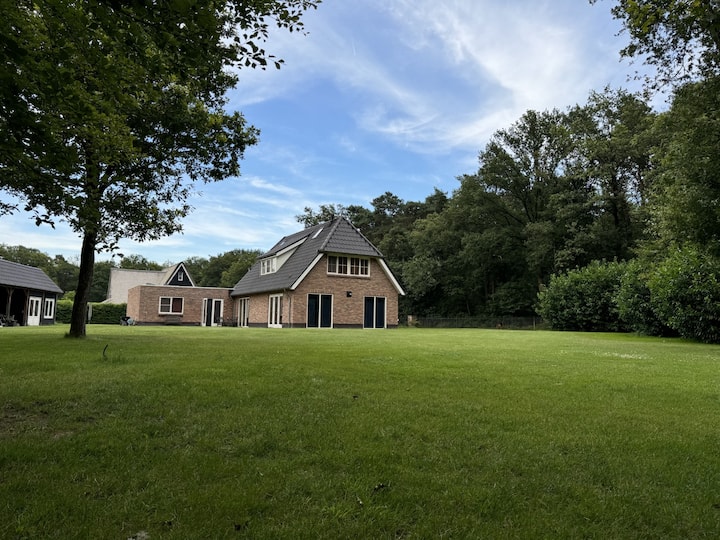 Luxury home, quietly located, large fenced garden