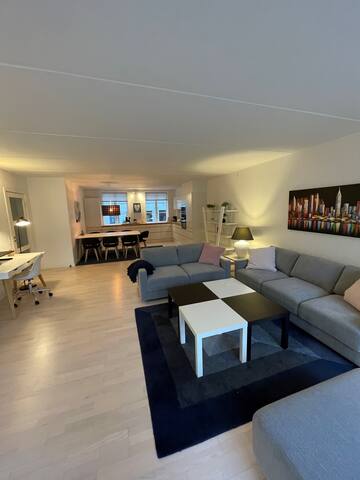 Modern/2 full bathrooms/New build gallery image 4