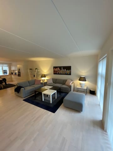 Modern/2 full bathrooms/New build