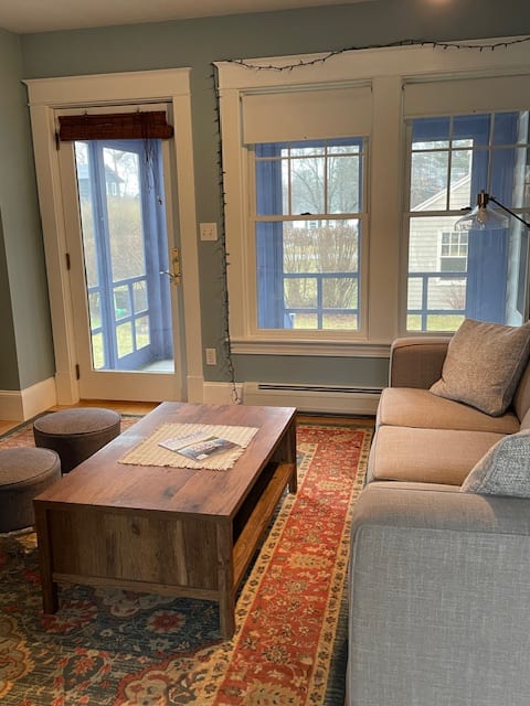 Top Airbnb: Charming Portland Getaway in Portland