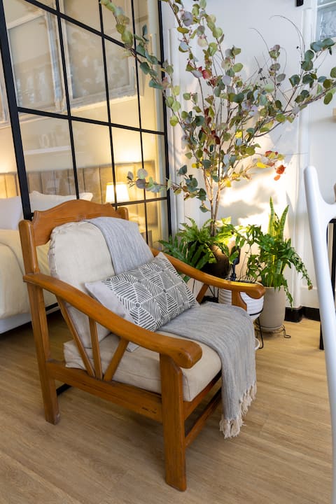 Popular Airbnb listing: "Loft in Miraflores near the Malecón and Larco Mar" in Lima