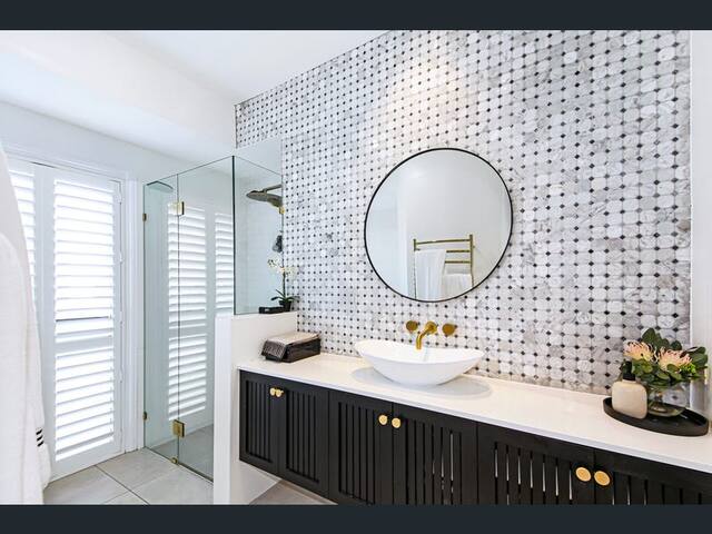 House on the canals in Parrearra gallery image 5