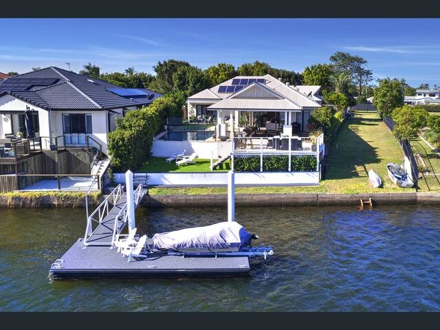 House on the canals in Parrearra gallery image 3