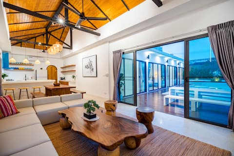 Seahut Pool Villa, Just a short walk to the beach.