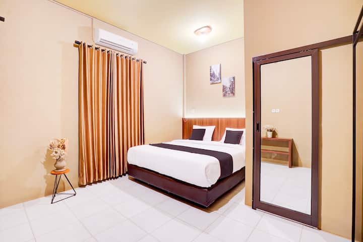 Luxury Deluxe Double Retreat W/free Wifi/parking - Padang