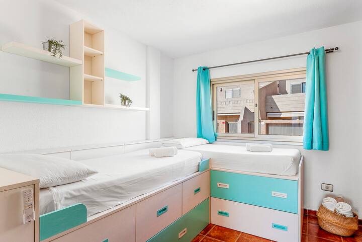 غرفة نوم ثانية بسرير فردي