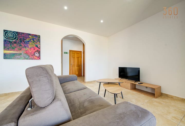 A Spacious 3br Home In Stunning Mellieha W/views - Malta