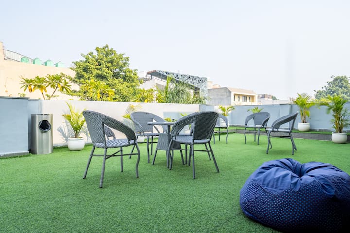 Housr Corporate Stays managed Airbnb listing 2