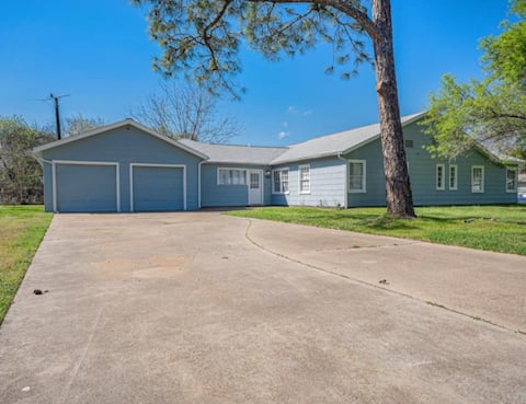 The Sandpipers Game House *Family Friendly*