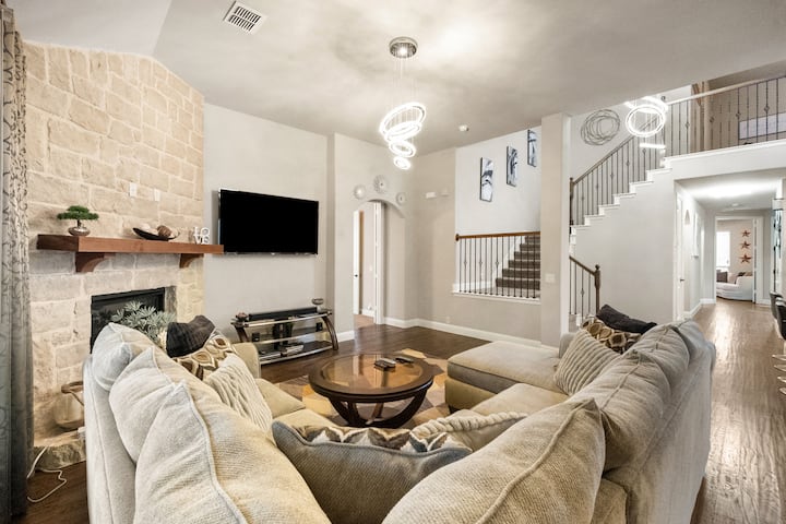 Family Escape W/basketball,ping-pong,mediarm+more! - Grand Prairie, TX