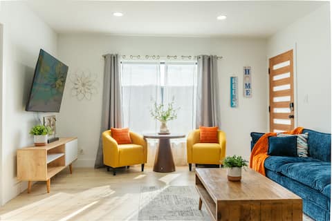 Grand 4 BR Home | 10 mins to LAX, Sofi, Beach