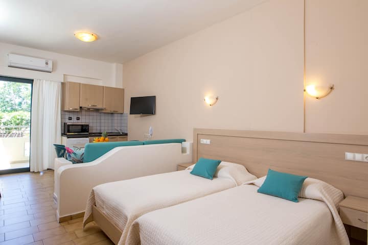 Estúdio para 2; as camas podem ser organizadas como uma cama de casal ou 2 camas de solteiro