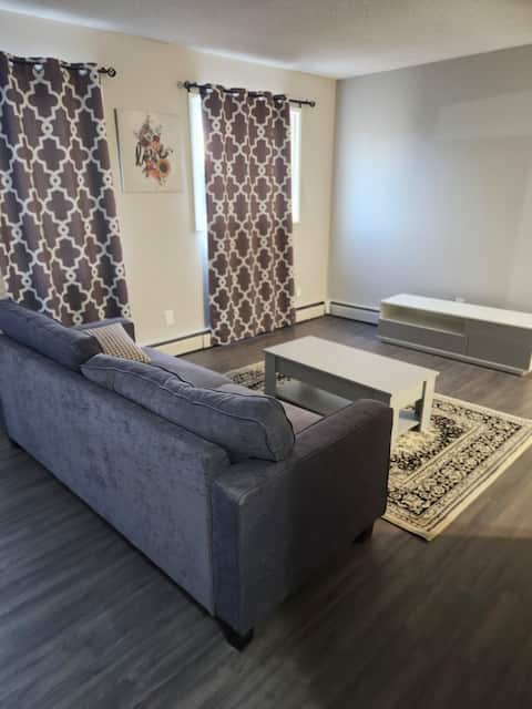 Successful Airbnb property: A cute nicely furnished apt. in Central Mc Dougall