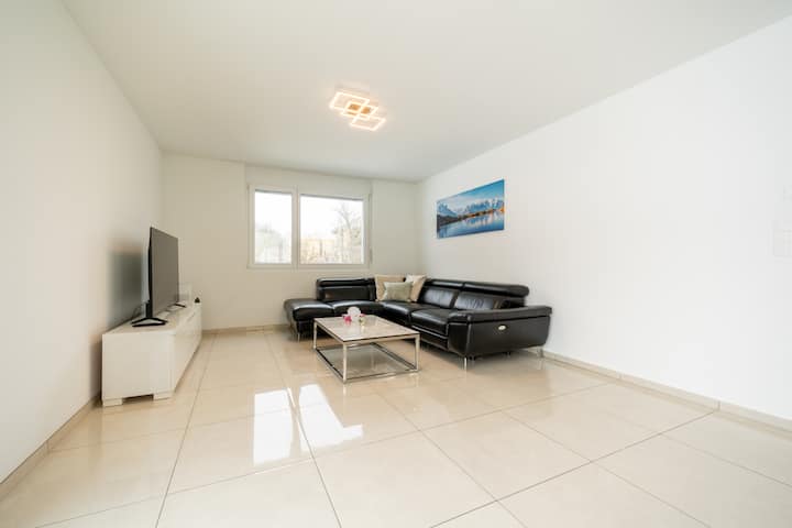 Peaceful Swiss Retreat | Parking + Private Balcony - Aarau