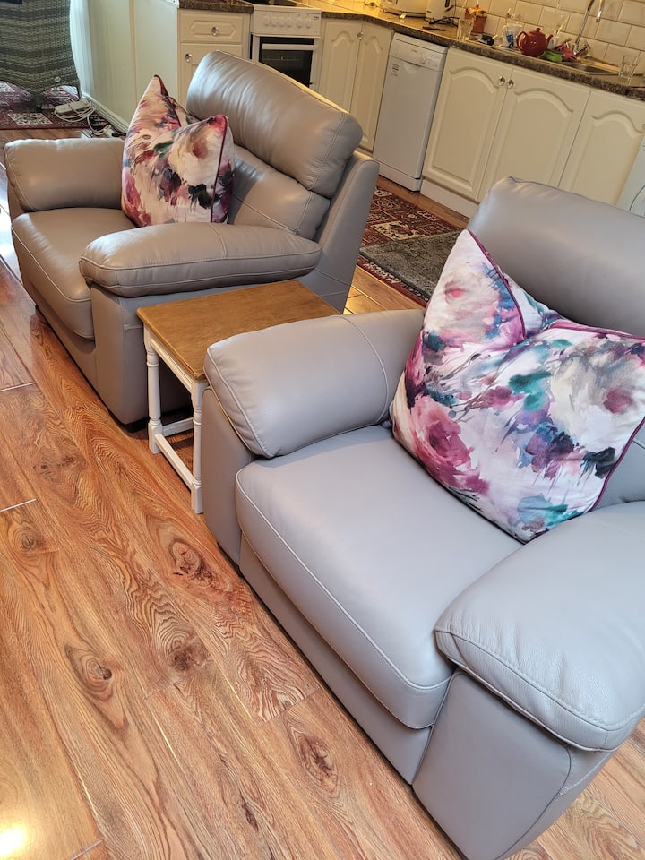 Mobilie të reja shumë të rehatshme. 