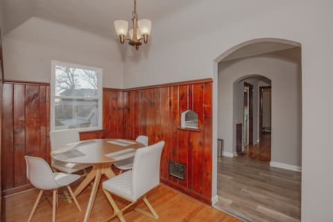 Top performing Airbnb: Hidden gem, Quiet and Spacious 4 in Westwood