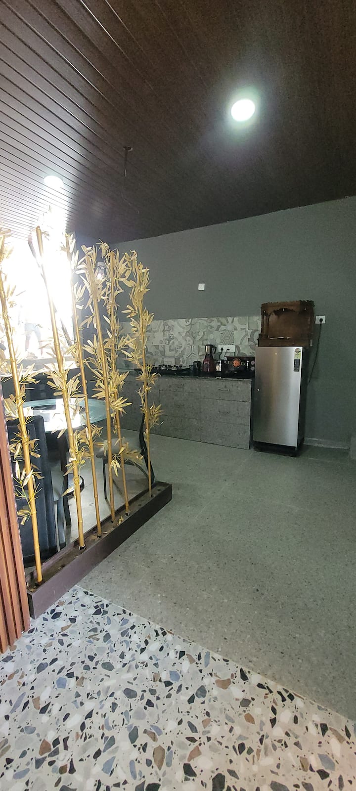 Full kitchen image 2