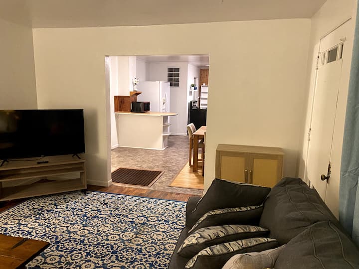 New: Value By Downtown Midland Sleeps 6 - 미들랜드