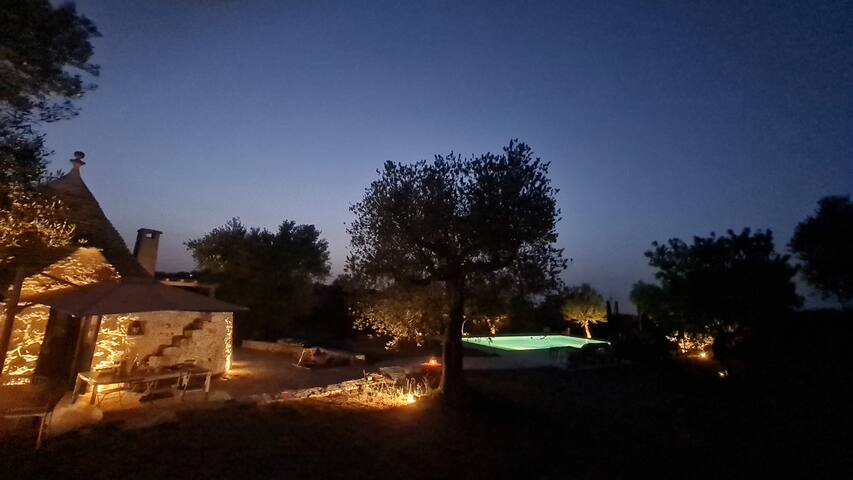 Trullo Delizioso trullo con piscina gallery image 5