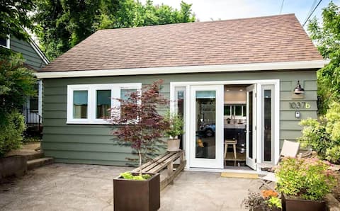 Creative & Clean Bungalow in Portland Hot Spot