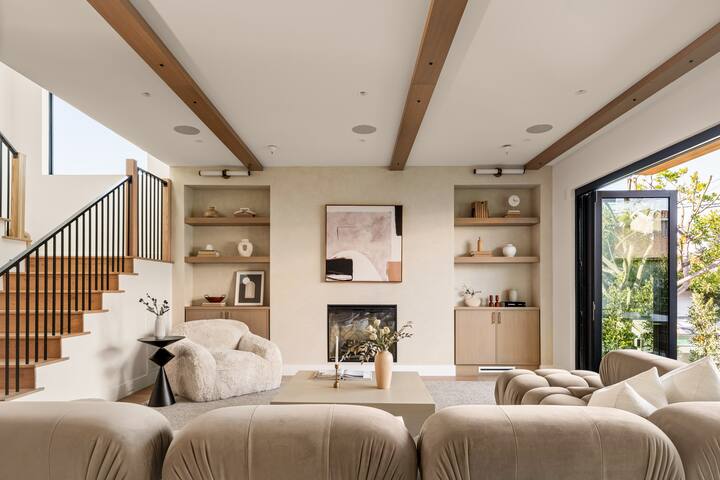 LAX 5BR & 4BT | Garden Views & Architectural Gem gallery image 4