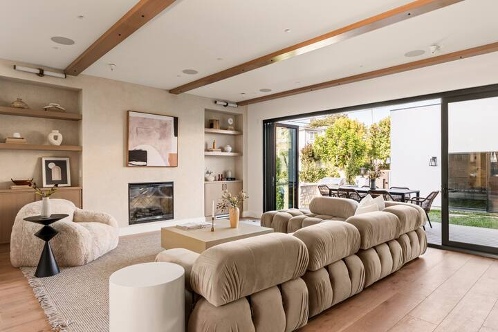 LAX 5BR & 4BT | Garden Views & Architectural Gem gallery image 3