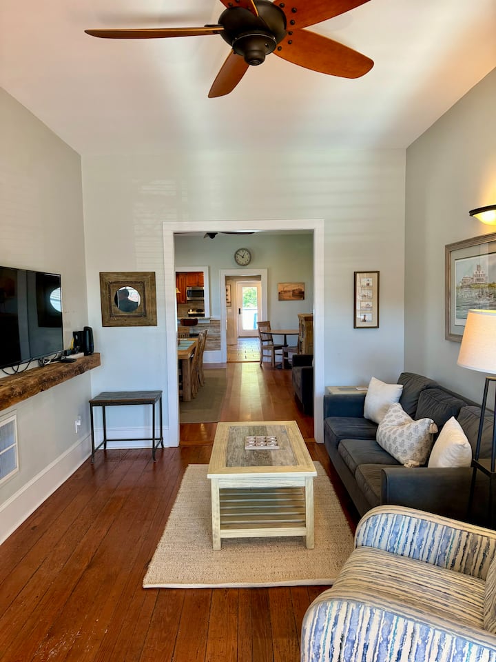 Sea Glass Hideaway | A - Cape Charles, VA