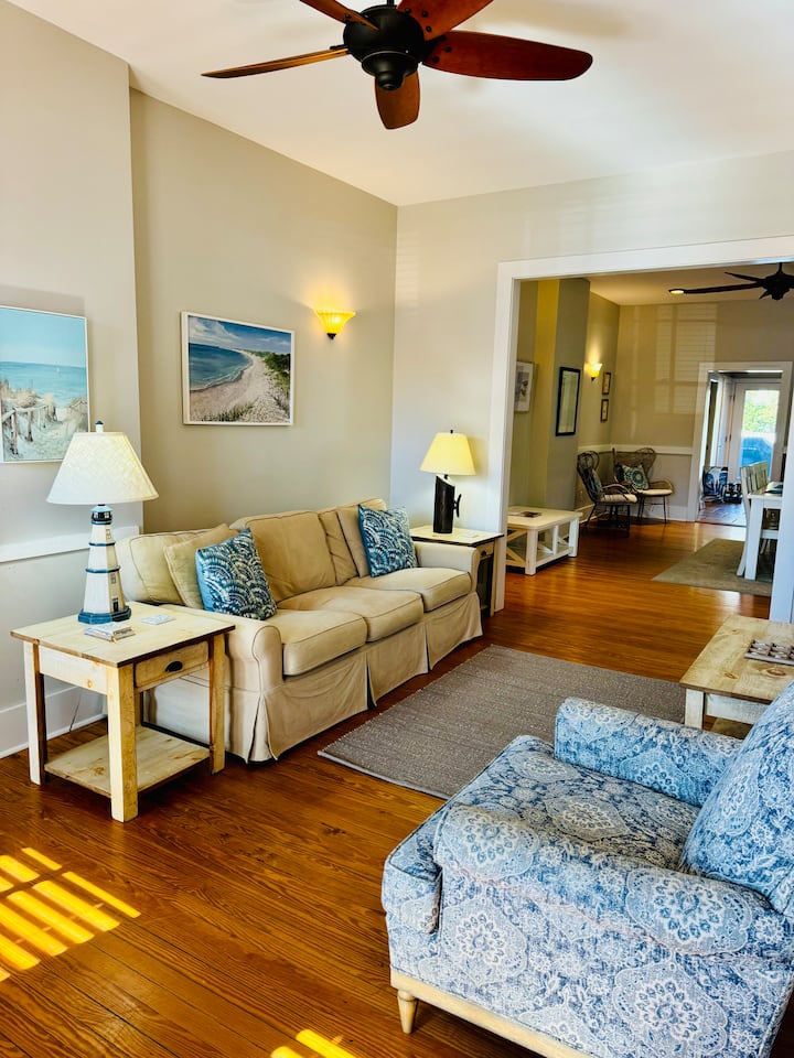 Sea Glass Hideaway | B - Cape Charles, VA