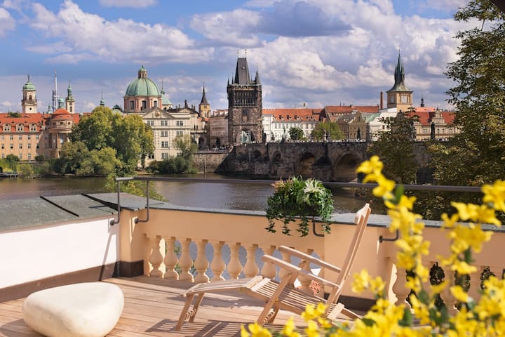 RCB9: Prague gem, luxury retreat