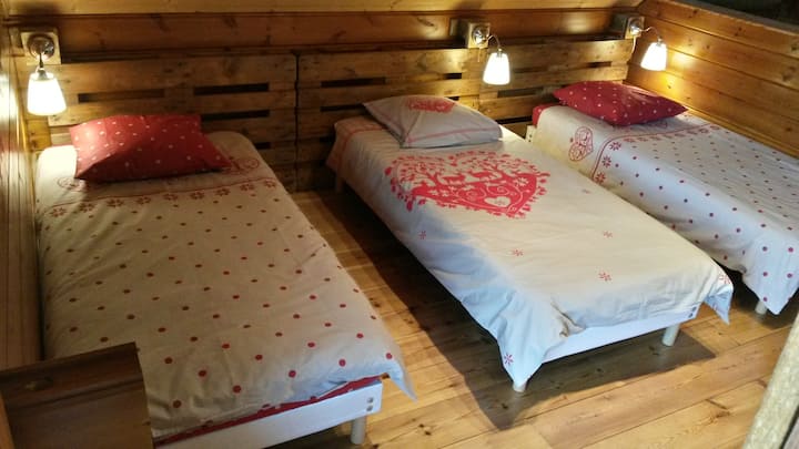 Кревети на меѕанин