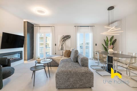 Grand APT w/ Whirpool & Fireplace Near Beach