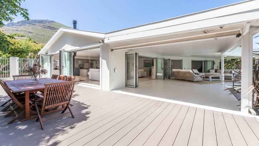 Riverside Mountain Retreat gallery image 5