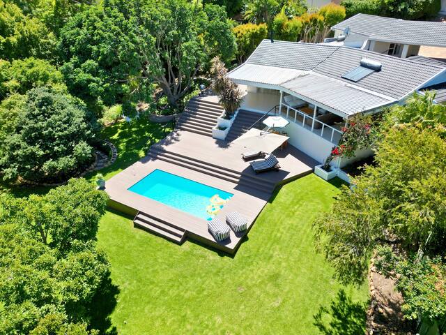 Riverside Mountain Retreat gallery image 2