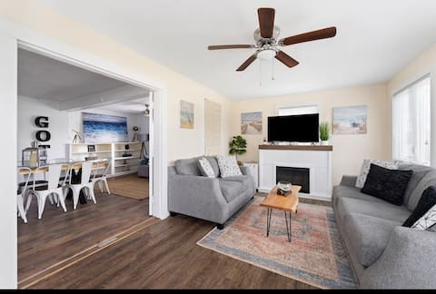 Popular Airbnb listing: The 19th Hole Cottage in Geneva On The Lake