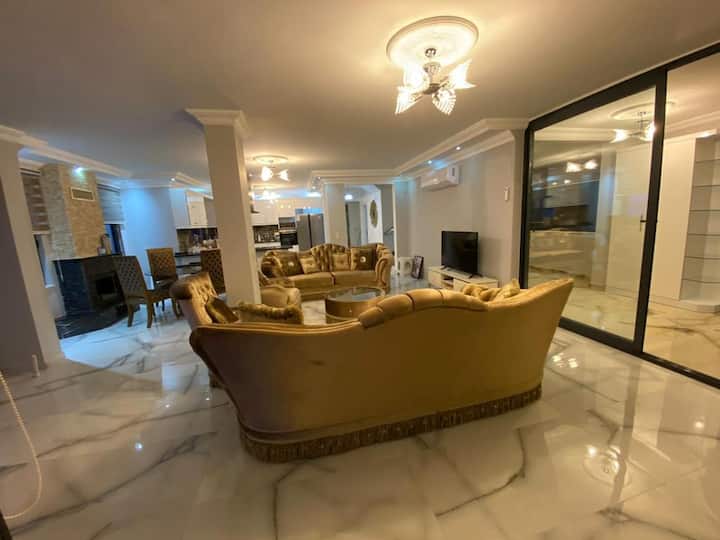 Luxury Villa With Rooftop Spa - Dimçayı