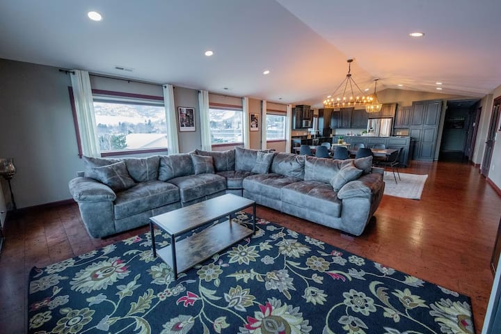 4br Riverview Guesthouse Mtn Views | Near Chelan - Lake Chelan, WA