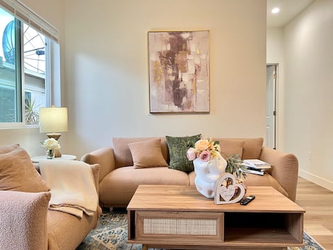 Popular Airbnb listing: Jie’s SALE - Refreshed 3B Arcadia Complex 4 Beds in Arcadia