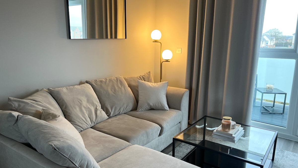 Popular Airbnb listing: Modern Luxury 1 Bed Flat in Milton Keynes in Milton Keynes