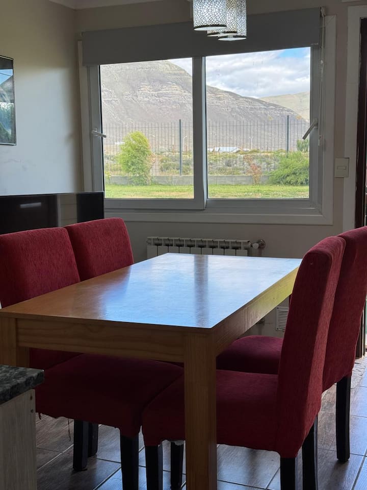 Cabaña Acogedora En El Calafate Con Vista Al Cerro - El Calafate