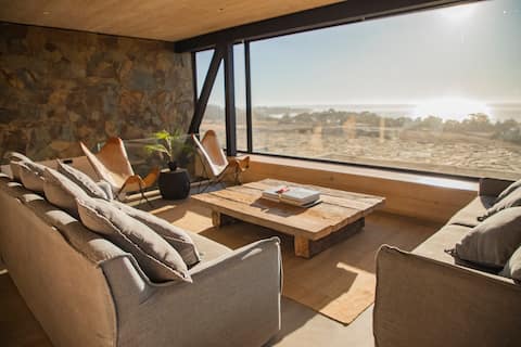 Spectacular house with a hot tub