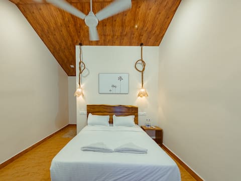 Sea Facing Cozy Room AC | Sunset Cafe Beach Stay