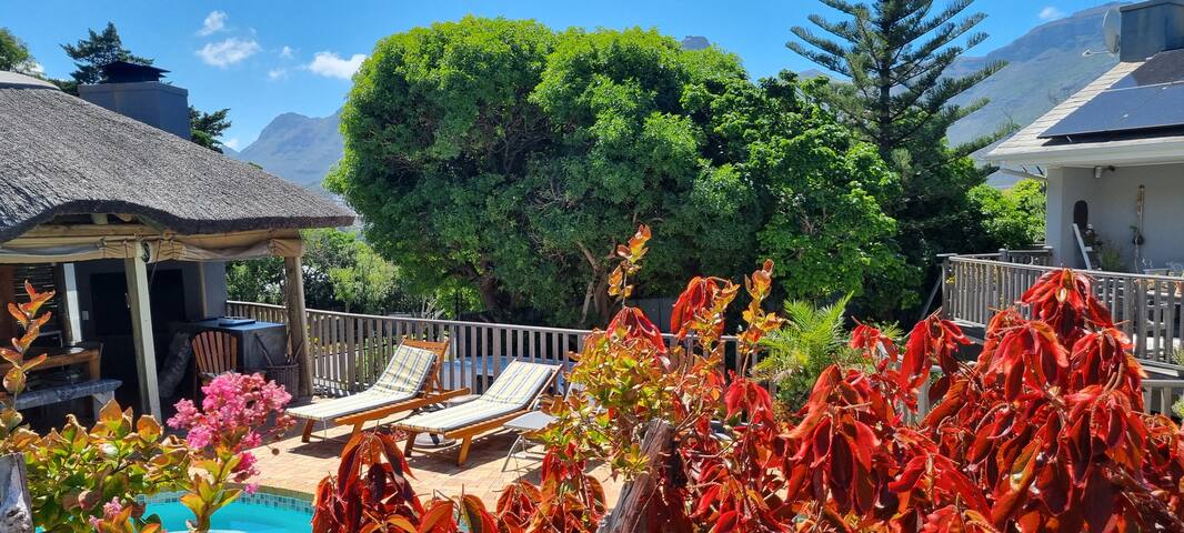 Henshell Cottage gallery image 2