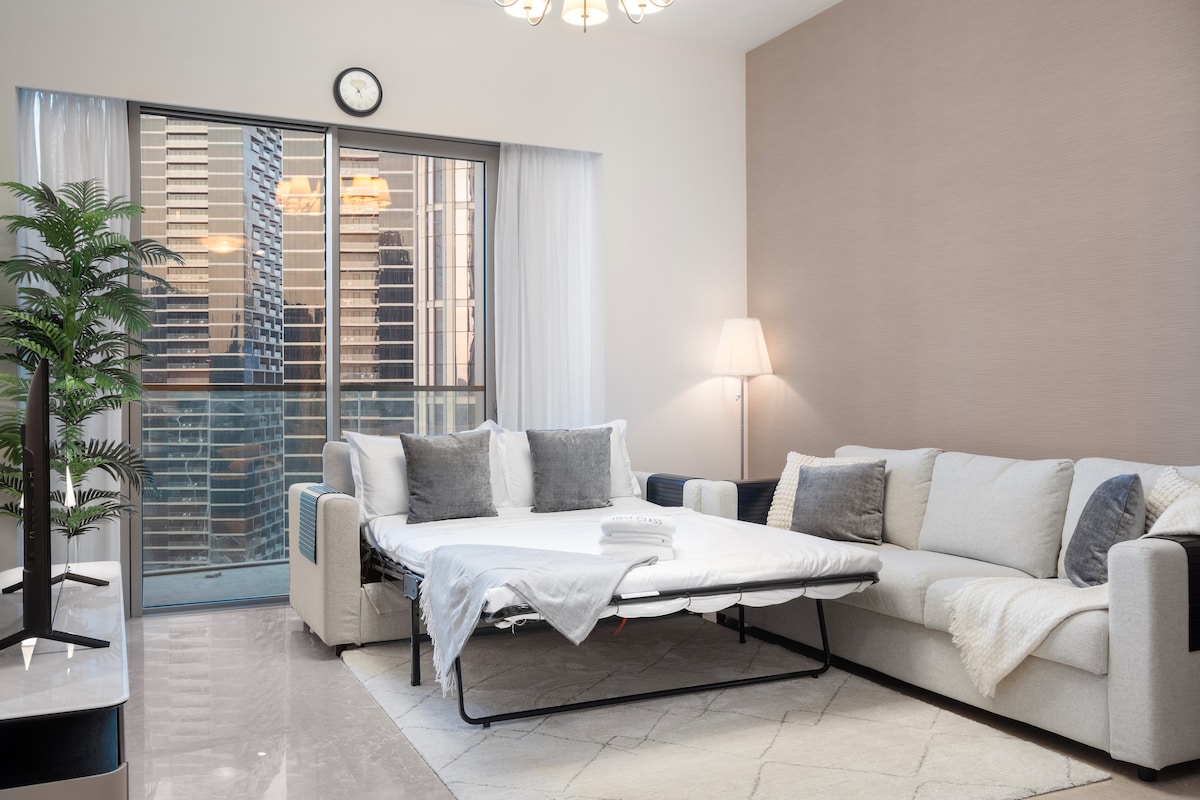 Popular Airbnb listing: FIRST CLASS | 2BR | Stunning Burj Khalifa View in Burj Khalifa