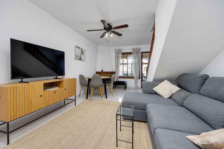 Charming Spanish-style Bungalow - La Zenia