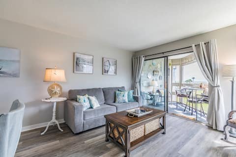 Top Airbnb: Peaceful Island Escape w/ Screened Porch and View in Harbor Island