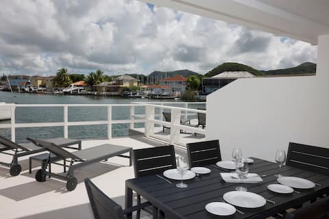 Brand New, Fully Renovated Villa