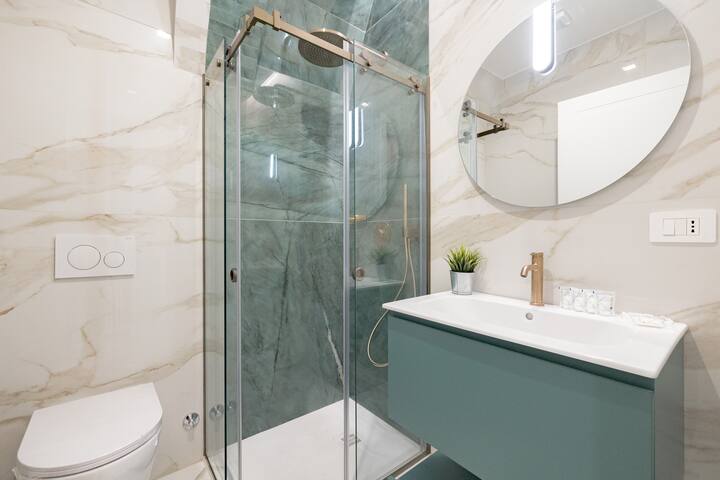 4CO4 [Duomo] • Luxurious • Large • Central • gallery image 2