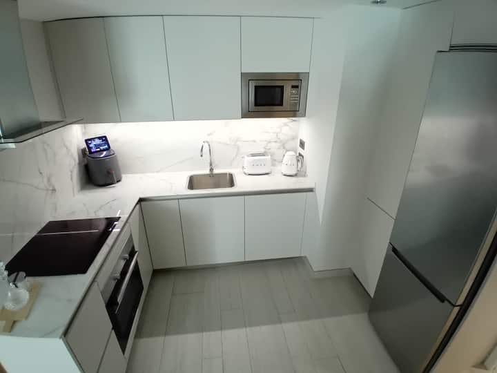 Luxury Marina Apartment - Pool - Prime Location - Gibraltar