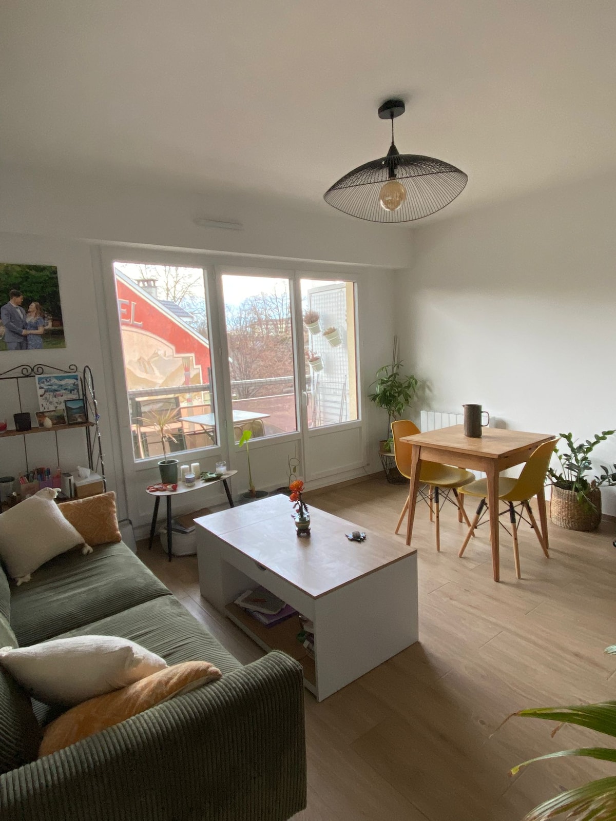 Top Airbnb: Apartment at the foot of the lake in Annecy