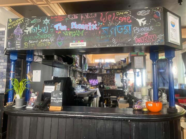 Award-winning Phoenix Bar/hostel - Hertfordshire